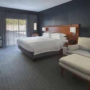 Courtyard By Marriott Norwalk
